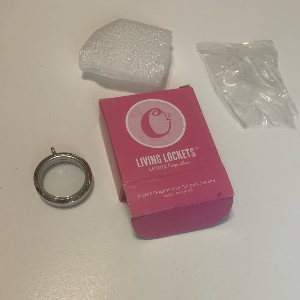 Authentic Origami Owl Large Hinged Silver Legacy Living Locket NWT in Box